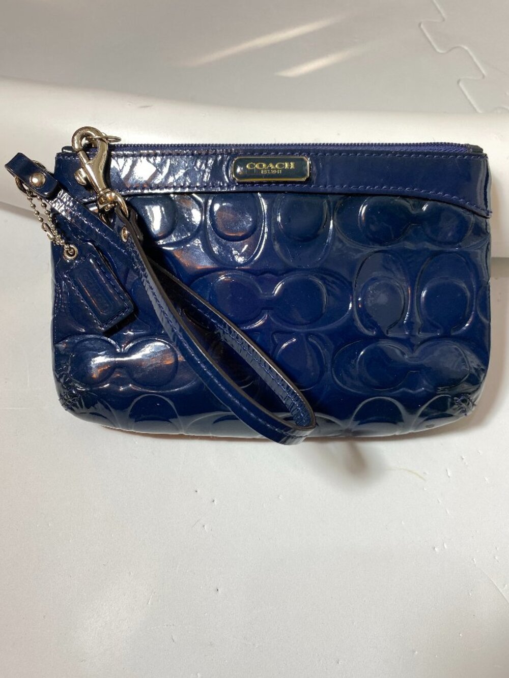VINTAGE COACH Signature Patent Leather Wristlet Navy Blue Embossed C Logo